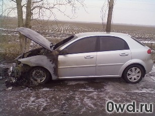 Битый автомобиль Chevrolet Lacetti